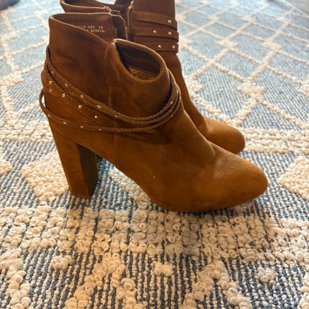 CHARLOTTE RUSSE Brown High Heel Gold Studded Booties